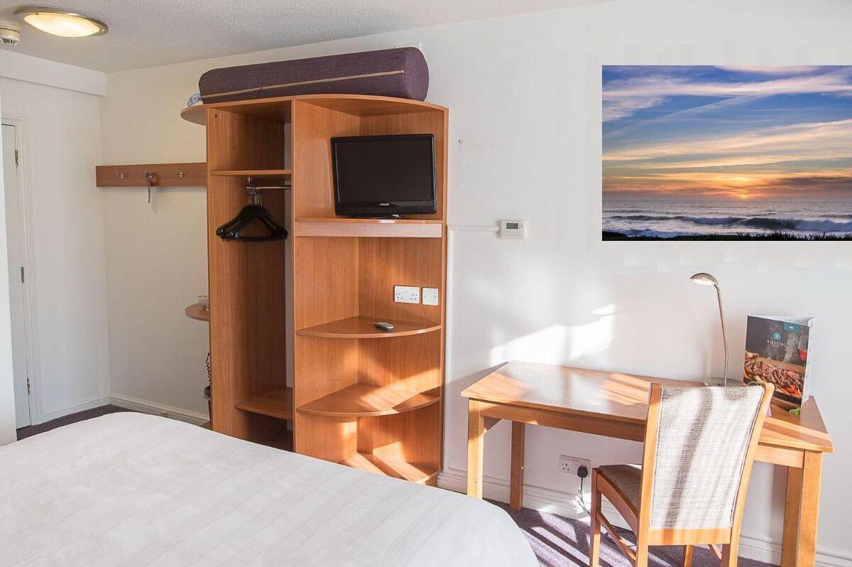 Premier Inn ソリフル エクステリア 写真